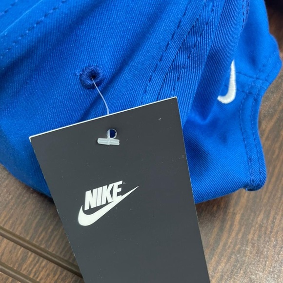 Red Nike Hat - Picture 2 of 4